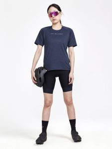 1913184-999200_Adv20Gravel20SS20Tee20W_Closeup4