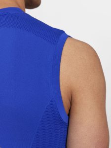 1913202-331000_ADV20Cool20Intensity20SL20Tee20M_Closeup4