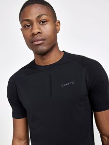 1913203-999000_ADV20Cool20Intensity20SS20Tee20M_Closeup3