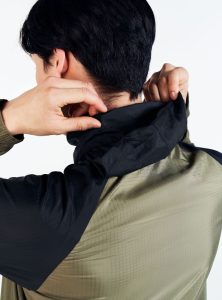 1913386-664999_CORE20Unify20Wind20Jacket20M_Closeup5