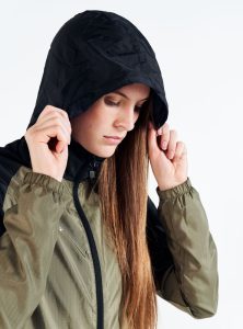 1913387-664999_CORE20Unify20Wind20Jacket20W_Closeup7