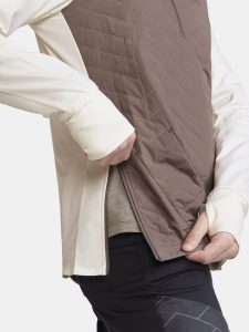 1913614-244905_ADV20SubZ20Sweater20320M_Closeup3