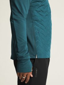 1913614-629000_ADV20SubZ20Sweater20320M_closeup7