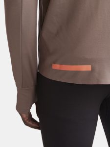 1913615-244000_ADV20SubZ20Jacket20320M_Closeup4