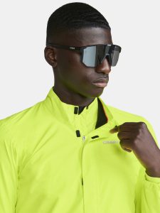 1913641-851000_Core20Endur20Lumen20Hydro20Jacket20220M_Closeup4