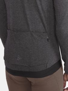 1913651-999200_Core20Bike20Essence20Wool20LS20Jersey20M_Closeup3