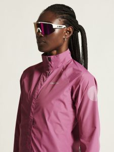 1913654-744000_Core20endur20hydro20Jacket20220W_closeup5