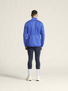 1913682-331000_CORE20Essence20Nordic20Jacket20M_closeup3