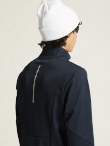 1913682-396905_CORE20Nordic20training20Jacket20M_closeup7