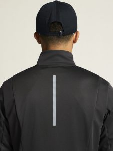 1913682-992000_CORE20Nordic20training20Jacket20M_closeup8