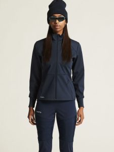 1913683-396000_CORE20Nordic20Training20Jacket20220W_closeup4