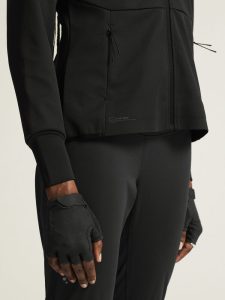 1913683-999000_CORE20Nordic20Training20Jacket20220W_closeup6