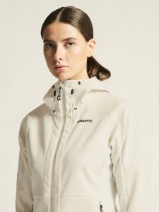 1913685-905000_Core20Backcountry20Hood20Jacket20W_closeup5