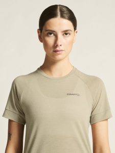 1913722-608200_Wool20SS20Tee20W_closeup5
