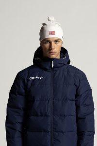 1913724-390000_Evolve20Down20Jacket20M_Closeup4