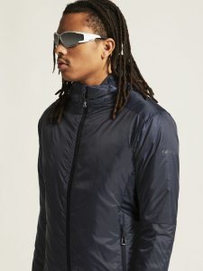 1913804-396000_ADV20Explore20Lightweight20Jacket20M_closeup5