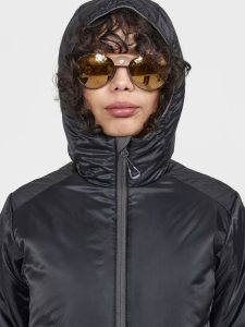 1913805-999000_ADV20Explore20Lightweight20Jacket20W_Closeup3