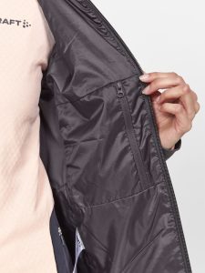 1913805-999000_ADV20Explore20Lightweight20Jacket20W_Closeup5