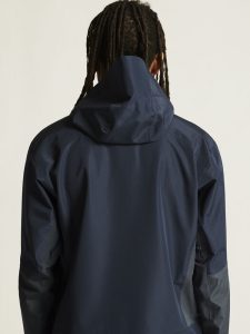 1913806-396000_Adv20Explore20Shell20Jacket20M_closeup6