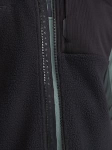 1913810-999000_ADV20Explore20Pile20Fleece20Vest20M_Closeup5