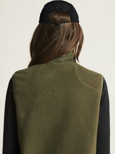 1913811-664000_ADV20Explore20Pile20Fleece20Vest20W_closeup7