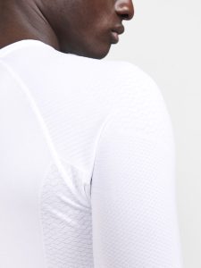 1914189-900000_ADV20Cool20Intensity20LS20Tee20M_Closeup4