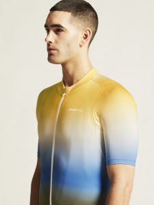 1914536-680007_ADV20Endur20Graphic20Jersey20M_closeup5