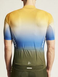 1914536-680007_ADV20Endur20Graphic20Jersey20M_closeup7