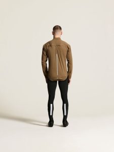 1914539-2610_Endur20Hydro20Jacket20220M_closeup3