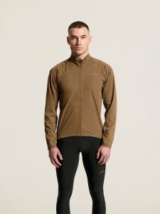1914539-2610_Endur20Hydro20Jacket20220M_closeup4