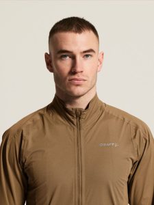 1914539-2610_Endur20Hydro20Jacket20220M_closeup5