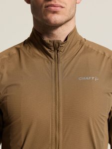 1914539-2610_Endur20Hydro20Jacket20220M_closeup6