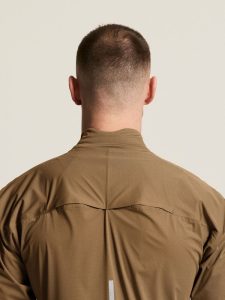 1914539-2610_Endur20Hydro20Jacket20220M_closeup8