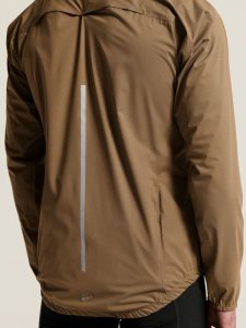 1914539-2610_Endur20Hydro20Jacket20220M_closeup9
