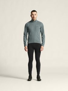 1914539-382000_Adv20Endur20Hydro20Jacket20220M_closeup1