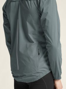 1914539-382000_Adv20Endur20Hydro20Jacket20220M_closeup8