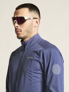 1914539-388000_Adv20Endur20Hydro20Jacket20220M_closeup5