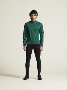 1914539-640000_Adv20Endur20Hydro20Jacket20220M_closeup1