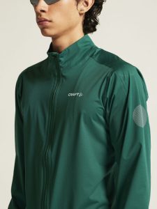 1914539-640000_Adv20Endur20Hydro20Jacket20220M_closeup5