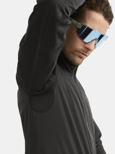1914539-992000_ADV20Endur20Hydro20Jacket20M_closeup5