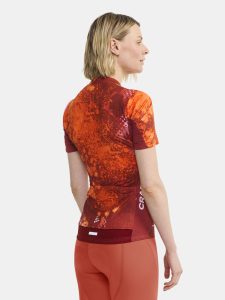 1914542-421007_Adv20Endur20Graphic20Jersey20W_closeup2