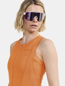 1914544-533000_20Adv20Endur20Singlet20W_closeup4