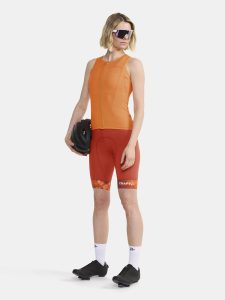 1914544-533000_20Adv20Endur20Singlet20W_closeup5
