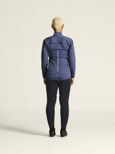 1914545-388000_Adv20Endur20Hydro20Jacket20220W_closeup3