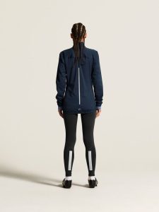 1914545-3960_Endur20Hydro20Jacket20220W_closeup3
