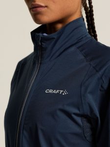 1914545-3960_Endur20Hydro20Jacket20220W_closeup6