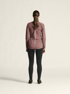 1914545-473000_Adv20Endur20Hydro20Jacket20220W_closeup3