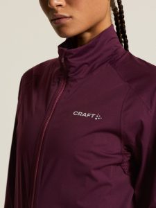 1914545-7750_Endur20Hydro20Jacket20220W_closeup6