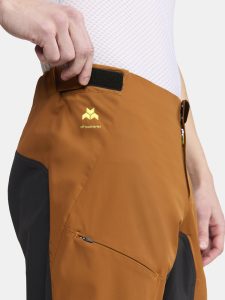 1914559-250000_ADV20Offroad20XT20Shorts20w20Pad20M_closeup4