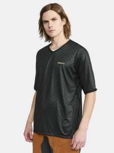 1914561-999000_Core20Offroad20XT20SS20Jersey20M_closeup_2531